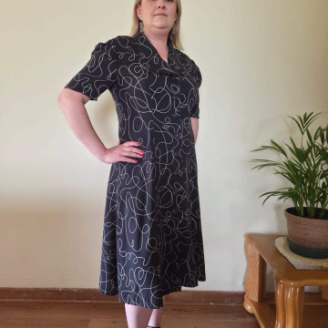 Size 14 Black Patterned Viscose Collar Fit and Flare Dress