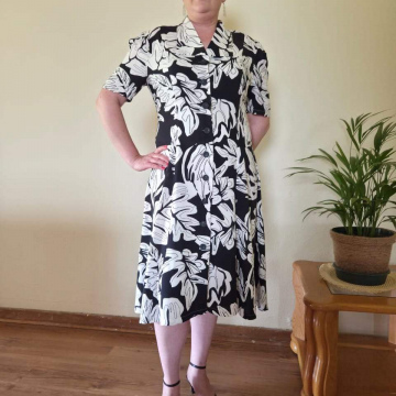 Size 18 Black and White Viscose Fit and Flare Dress